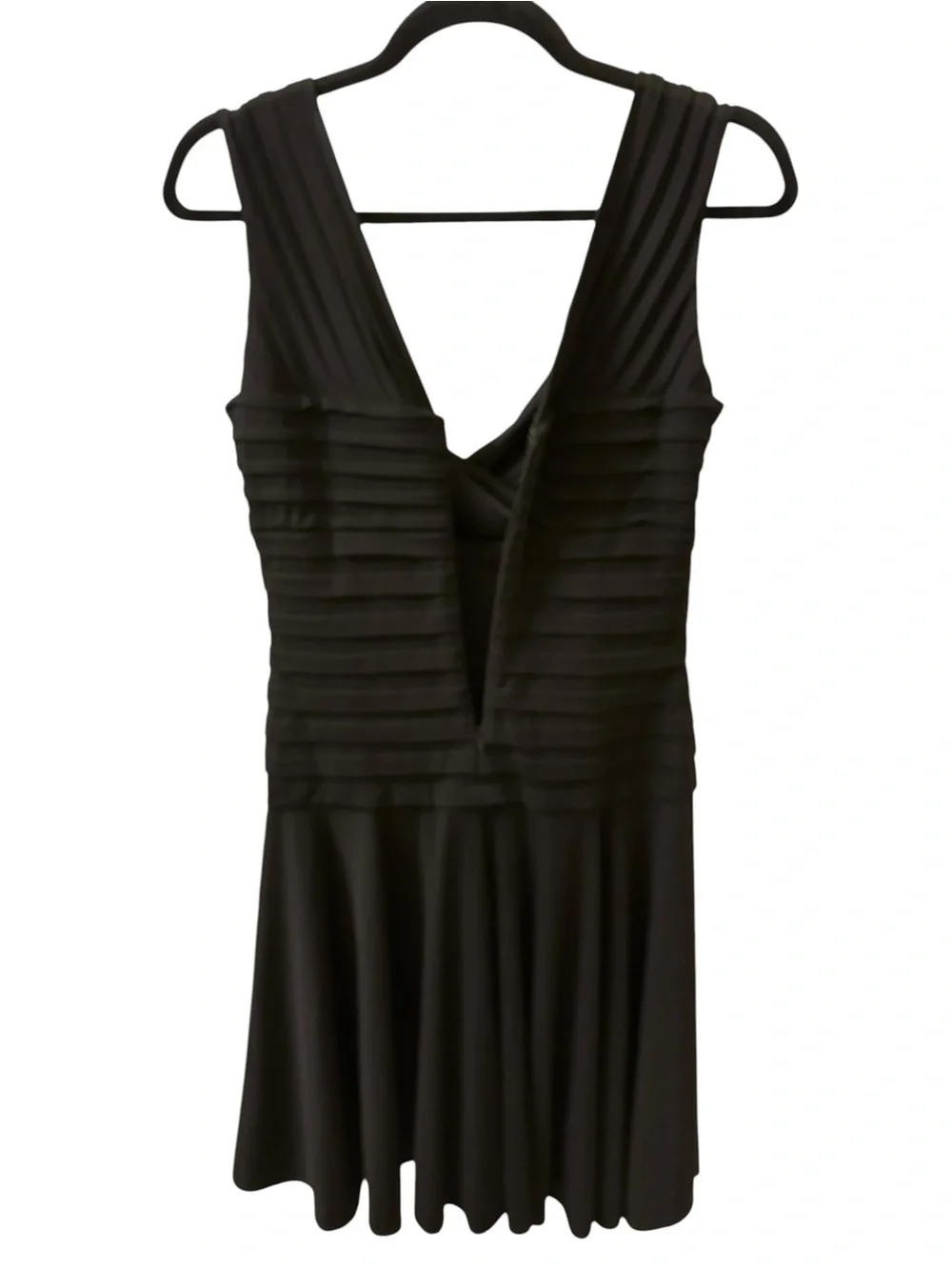 White House Black Market Black Pleated V-Neck Cocktail Dress size 6